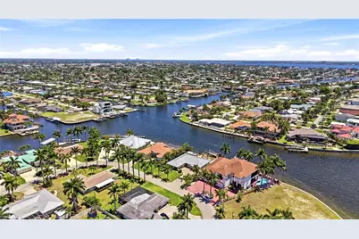 469 Bayshore Dr, Cape Coral, FL 33904 - Photo 49
