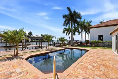 469 Bayshore Dr, Cape Coral, FL 33904 - Photo 17