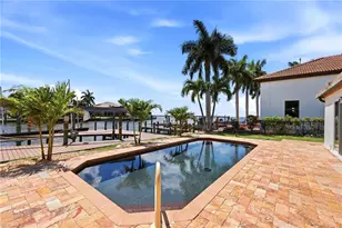 469 Bayshore Dr, Cape Coral, FL 33904 - Photo 17