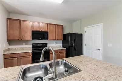 630 SW 23rd St, Cape Coral, FL 33991 - Photo 7
