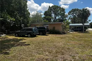 376 Kingston Dr E, Fort Myers, FL 33905 - Photo 17