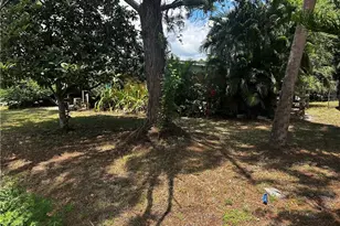 376 Kingston Dr E, Fort Myers, FL 33905 - Photo 19