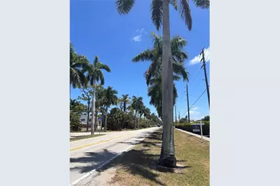 12515 McGregor Blvd #104, Fort Myers, FL 33919 - Photo 17
