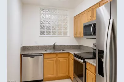 12515 McGregor Blvd #104, Fort Myers, FL 33919 - Photo 9