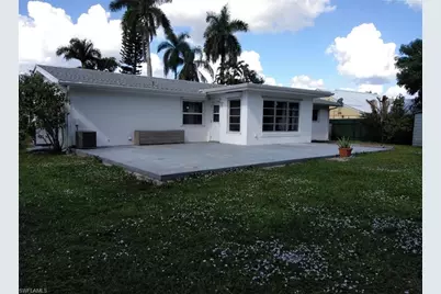 25 Estate Dr, North Fort Myers, FL 33917 - Photo 3