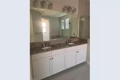 305 NE 19th Pl, Cape Coral, FL 33909 - Photo 9