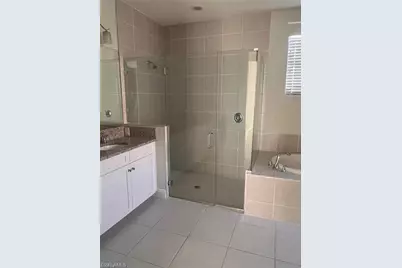 305 NE 19th Pl, Cape Coral, FL 33909 - Photo 11