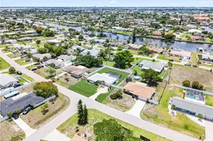 710 SE 42nd Ln, Cape Coral, FL 33904 - Photo 33