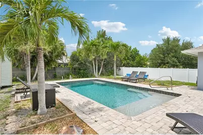 808 SW 14th Pl, Cape Coral, FL 33991 - Photo 23