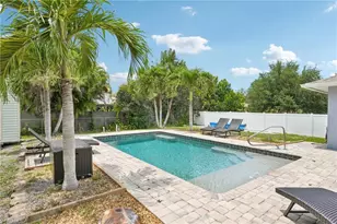 808 SW 14th Pl, Cape Coral, FL 33991 - Photo 23