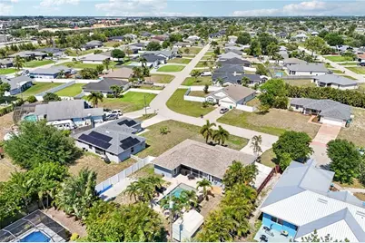 808 SW 14th Pl, Cape Coral, FL 33991 - Photo 29