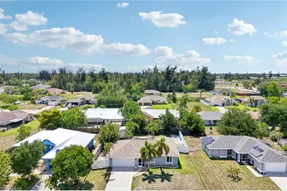 808 SW 14th Pl, Cape Coral, FL 33991 - Photo 27