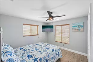 808 SW 14th Pl, Cape Coral, FL 33991 - Photo 15
