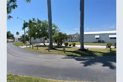 130 Dawn St, Fort Myers, FL 33908 - Photo 3