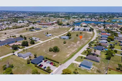 607 SW 4th St, Cape Coral, FL 33991 - Photo 1