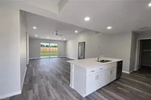 202 NW 25th Pl, Cape Coral, FL 33993 - Photo 3