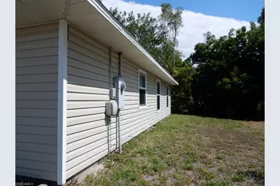 899 Ridgeway Dr, North Fort Myers, FL 33903 - Photo 13
