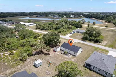 2040 S Montana Cir, Labelle, FL 33935 - Photo 23
