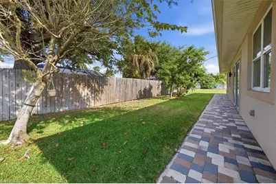 2416 SE 8th Ave, Cape Coral, FL 33990 - Photo 35