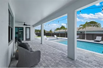 2419 Country Club Blvd, Cape Coral, FL 33990 - Photo 9