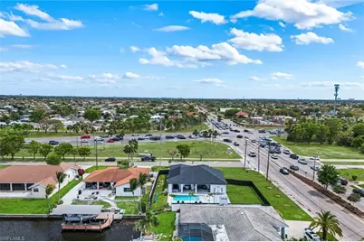 2419 Country Club Blvd, Cape Coral, FL 33990 - Photo 41