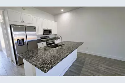 2909 SW Santa Barbara Pl, Cape Coral, FL 33914 - Photo 5