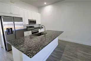2909 SW Santa Barbara Pl, Cape Coral, FL 33914 - Photo 5