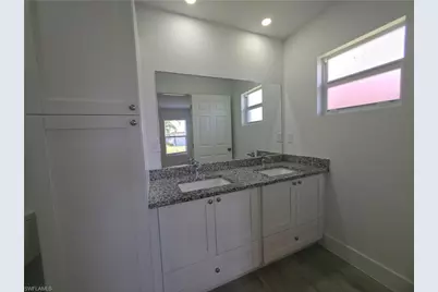 2907 SW Santa Barbara Pl, Cape Coral, FL 33914 - Photo 19