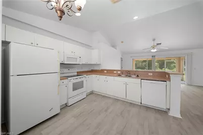 3213 17th St SW, Lehigh Acres, FL 33976 - Photo 9