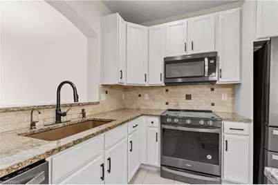 2448 Laurentina Ln, Cape Coral, FL 33909 - Photo 7