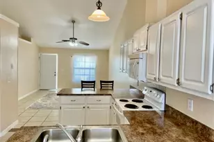 1804 SW 21st Ln, Cape Coral, FL 33991 - Photo 3