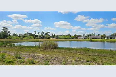 746 Chattman St E, Lehigh Acres, FL 33974 - Photo 9