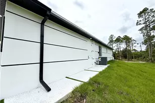 1013 Lincoln Ave, Lehigh Acres, FL 33972 - Photo 3