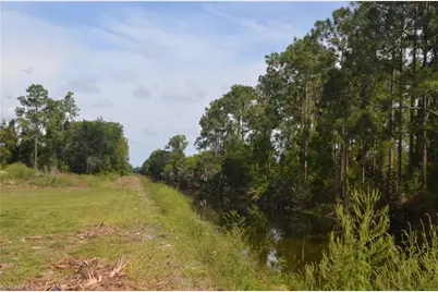 5005 28th St SW, Lehigh Acres, FL 33973 - Photo 7