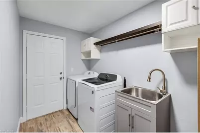 1402 NE 19th Ter, Cape Coral, FL 33909 - Photo 27