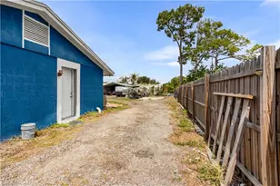 18 Illinois Rd, Lehigh Acres, FL 33936 - Photo 31