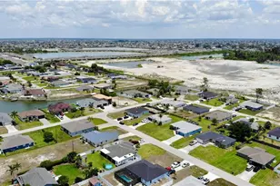 100 NW 13th Pl, Cape Coral, FL 33993 - Photo 31