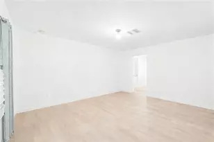 3221 NE 15th Pl, Cape Coral, FL 33909 - Photo 17