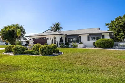 2025 SE 39th St, Cape Coral, FL 33904 - Photo 3