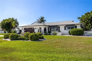 2025 SE 39th St, Cape Coral, FL 33904 - Photo 3