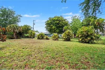 2215 SE 8th St, Cape Coral, FL 33990 - Photo 25