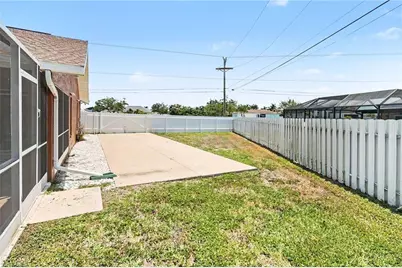 628 SE 21st Ln, Cape Coral, FL 33990 - Photo 35
