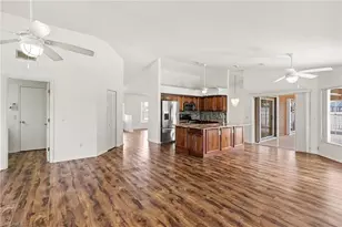 628 SE 21st Ln, Cape Coral, FL 33990 - Photo 7