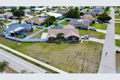 628 SE 21st Ln, Cape Coral, FL 33990 - Photo 41