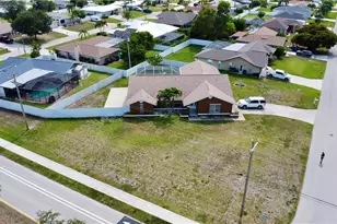 628 SE 21st Ln, Cape Coral, FL 33990 - Photo 41