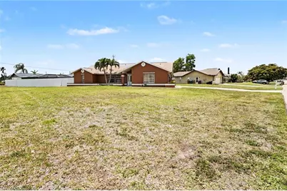 628 SE 21st Ln, Cape Coral, FL 33990 - Photo 37