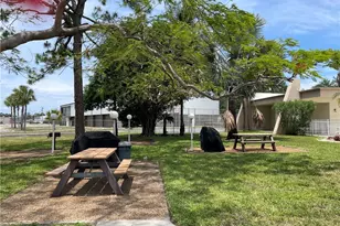2079 Barkeley Ln, Fort Myers, FL 33907 - Photo 25
