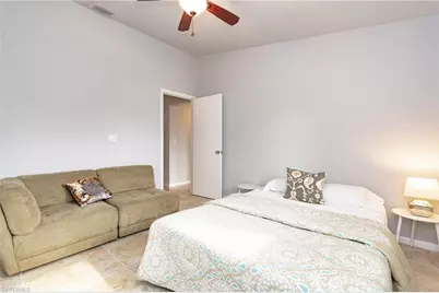 908 SE 33rd St, Cape Coral, FL 33904 - Photo 13