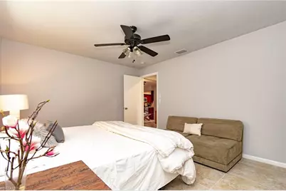 908 SE 33rd St, Cape Coral, FL 33904 - Photo 15