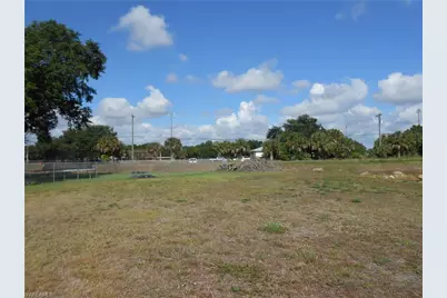 222 Ground Dove Cir, Lehigh Acres, FL 33936 - Photo 31